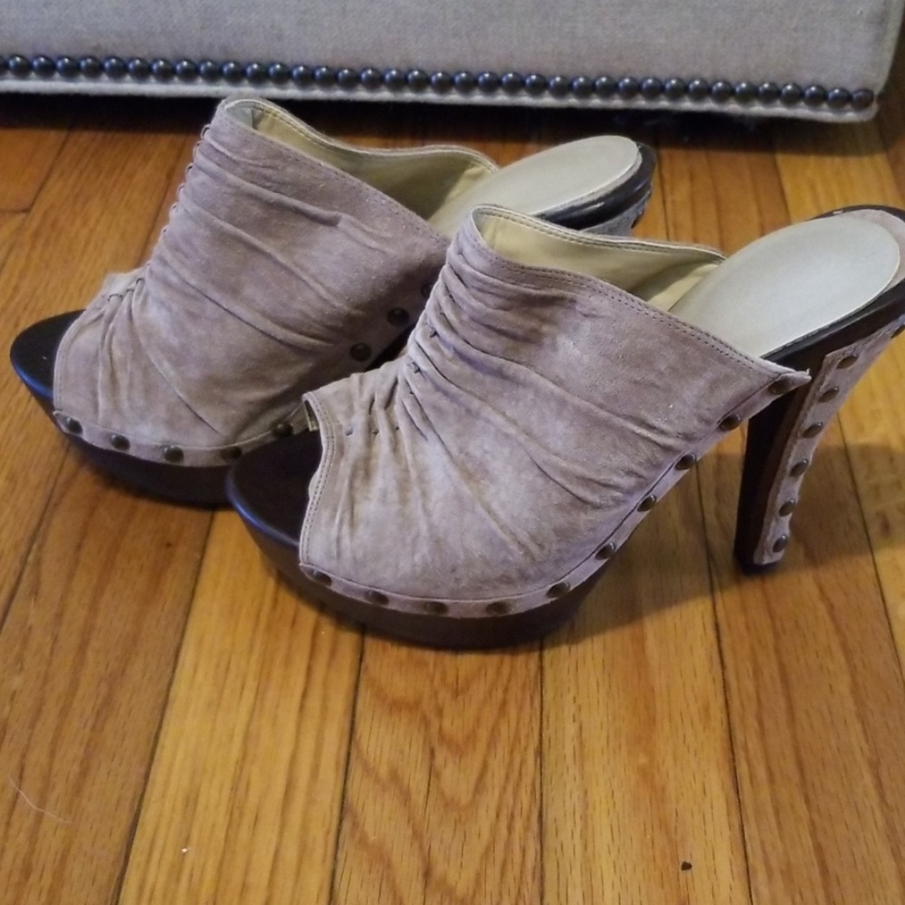 Guess heels👑